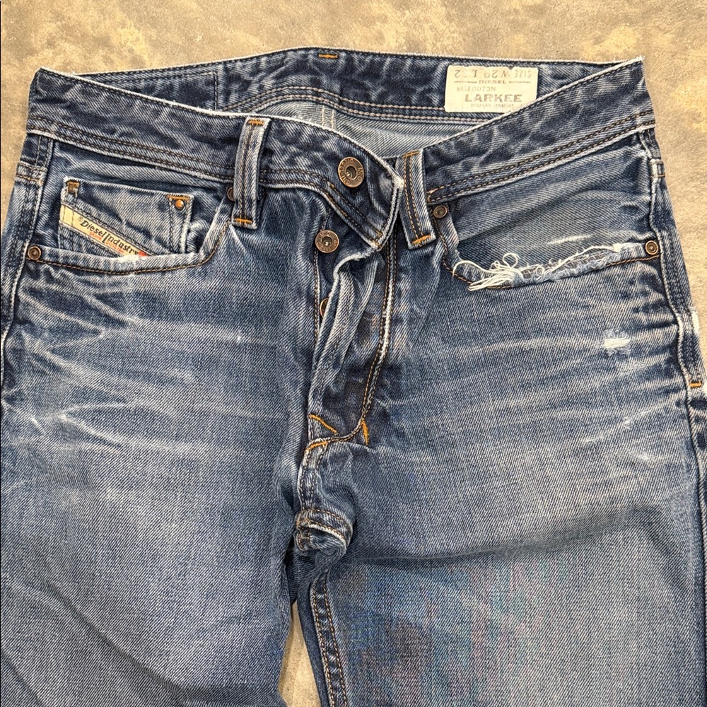 Classic Straight-Leg Denim Jeans - Picture 3 of 12